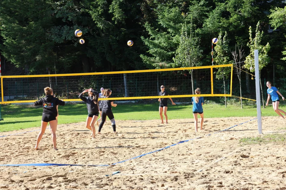  Odbył się Turniej Siatkówki Plażowej o Puchar Burmistrz Miasta Limanowa - zdjęcie 15