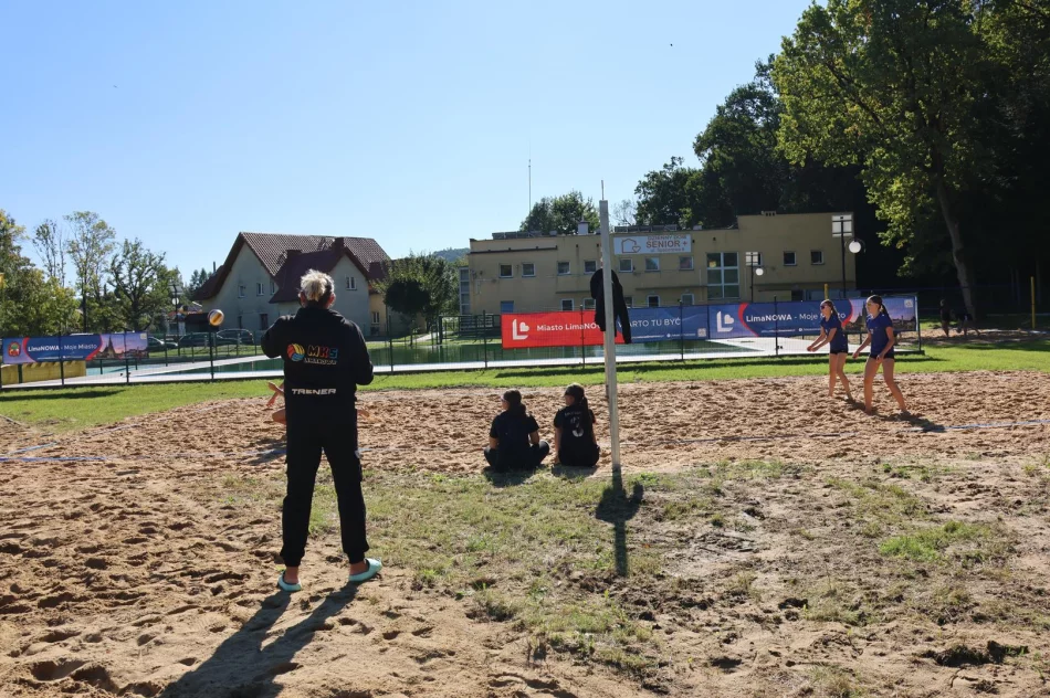  Odbył się Turniej Siatkówki Plażowej o Puchar Burmistrz Miasta Limanowa - zdjęcie 20