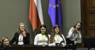 Uczniowie Zespołu Szkolno-Przedszkolnego Nr 4 na XXXI Sesji Sejmu Dzieci i Młodzieży - zdjęcie 3