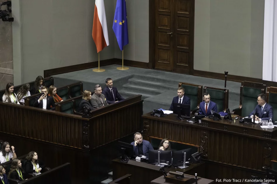 Limanowscy uczniowie na Sejmie Dzieci i Młodzieży - zdjęcie 8