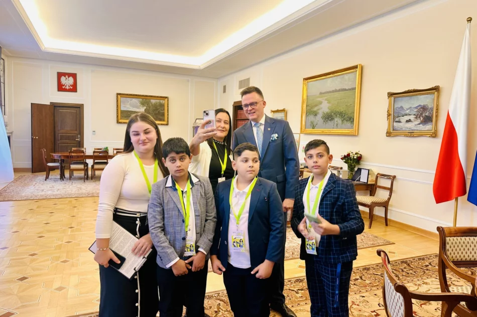 Limanowscy uczniowie na Sejmie Dzieci i Młodzieży - zdjęcie 14