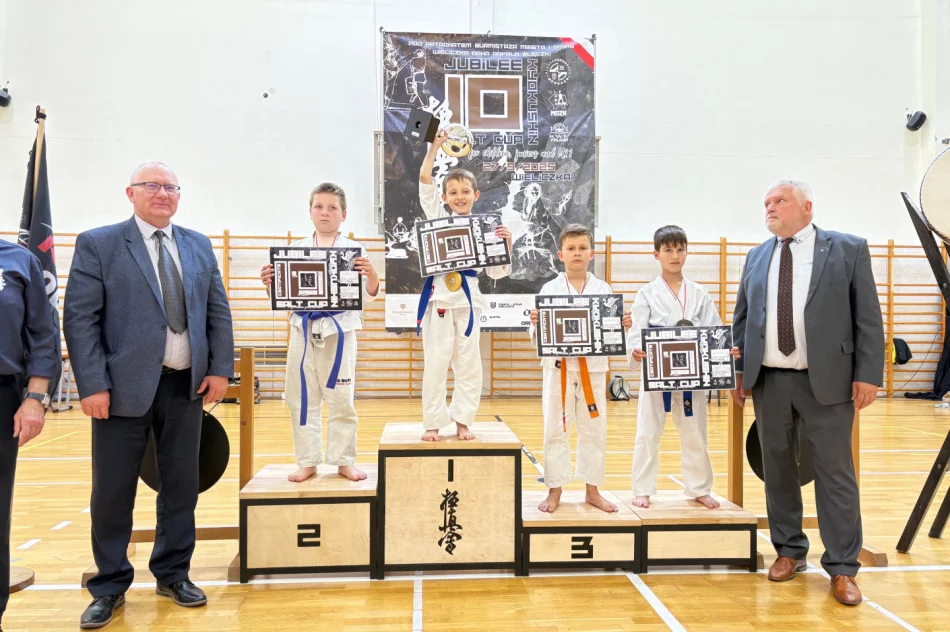 Siedem medali karateków ARS Limanowa – JONIEC Team na X Turnieju Karate Kyokushin o Puchar Solny w Wieliczce - zdjęcie 5
