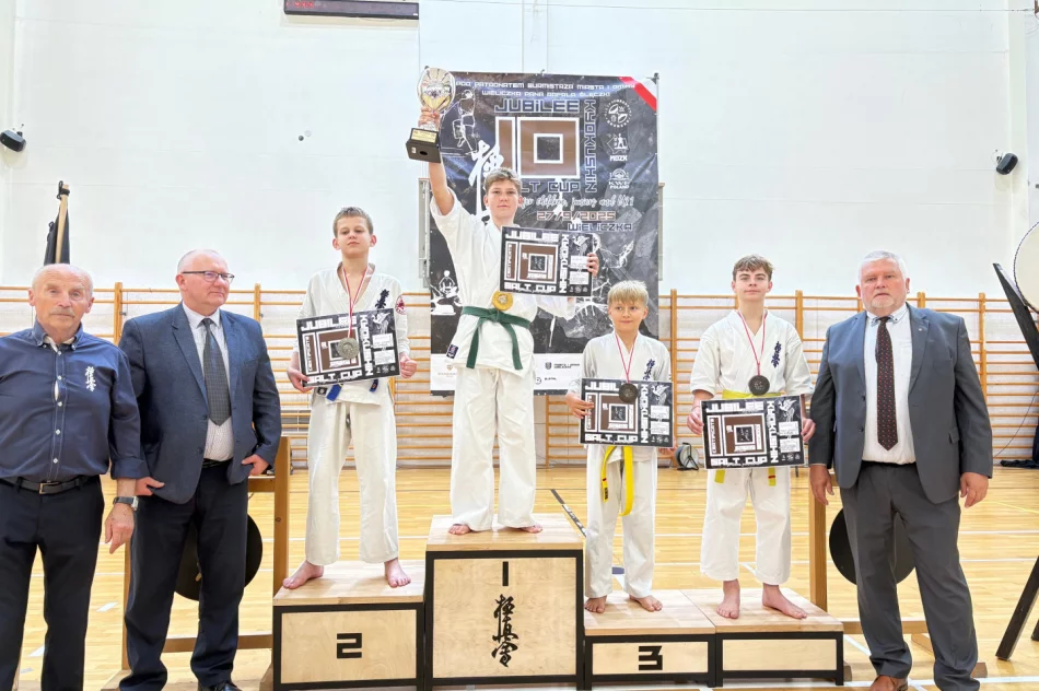 Siedem medali karateków ARS Limanowa – JONIEC Team na X Turnieju Karate Kyokushin o Puchar Solny w Wieliczce - zdjęcie 7