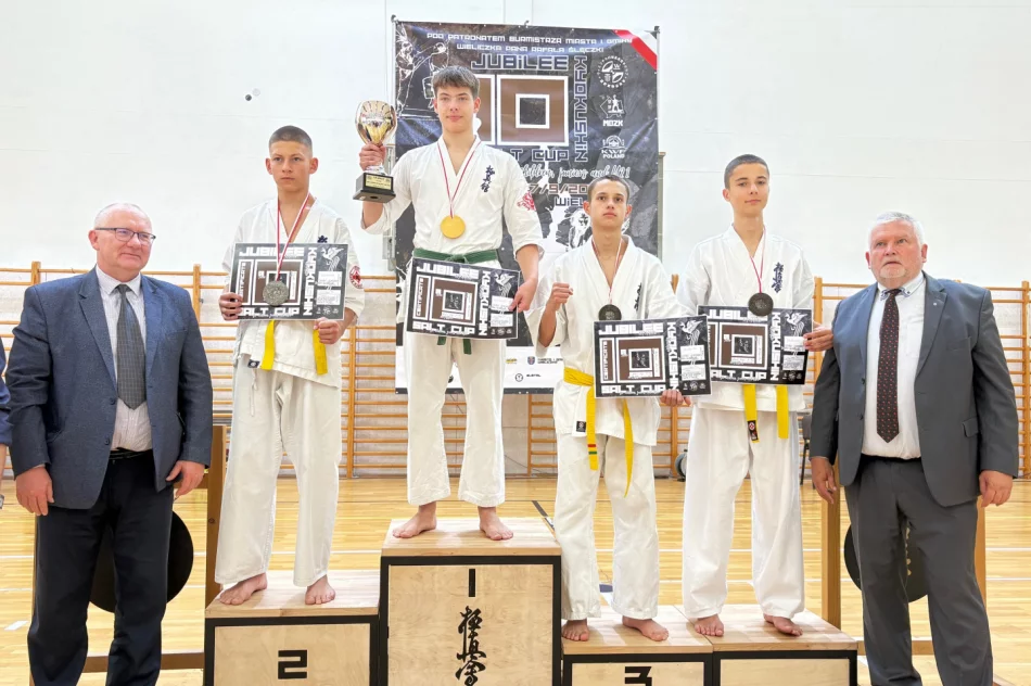 Siedem medali karateków ARS Limanowa – JONIEC Team na X Turnieju Karate Kyokushin o Puchar Solny w Wieliczce - zdjęcie 9
