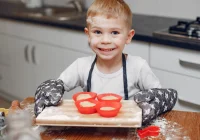 Kitchen helper - bezpieczny sposób na wspólne gotowanie z dzieckiem - zdjęcie główne