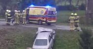 Czołowe zderzenie na DK 28: trzy osoby ranne - zdjęcie 4