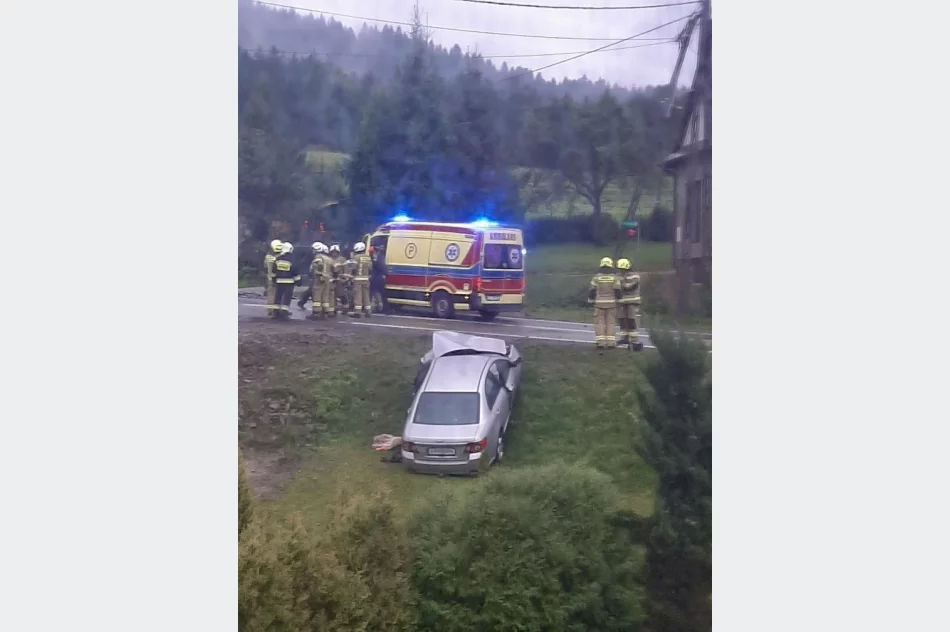 Czołowe zderzenie na DK 28: trzy osoby ranne - zdjęcie 4