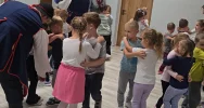 Warsztaty taneczne z zespołem regionalnym „Starowiejski HYR” w Miejskim Przedszkolu Nr 2 - zdjęcie 3