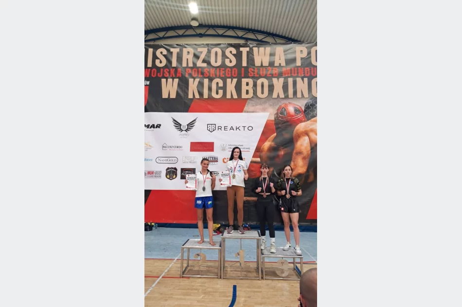Policjantka z Limanowej najlepszą zawodniczką mistrzostw w kickboxingu - zdjęcie 4