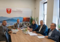 Podpisano umowy na naprawy dróg powiatowych - zdjęcie główne