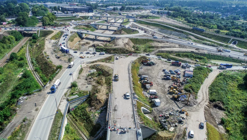 Zmiany na obwodnicy Krakowa: Rondo węzła Grębałów będzie otwarte dla kierowców w ramach budowy S7 - zdjęcie 1