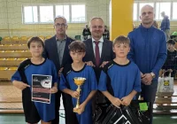 Chłopcy z Pasierbca na podium w Mistrzostwach Gminy Limanowa w Halowej Piłce Nożnej - zdjęcie główne