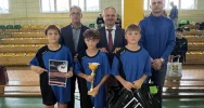 Chłopcy z Pasierbca na podium w Mistrzostwach Gminy Limanowa w Halowej Piłce Nożnej - zdjęcie 2