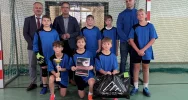 Chłopcy z Pasierbca na podium w Mistrzostwach Gminy Limanowa w Halowej Piłce Nożnej - zdjęcie 3