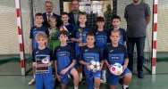 Chłopcy z Pasierbca na podium w Mistrzostwach Gminy Limanowa w Halowej Piłce Nożnej - zdjęcie 4