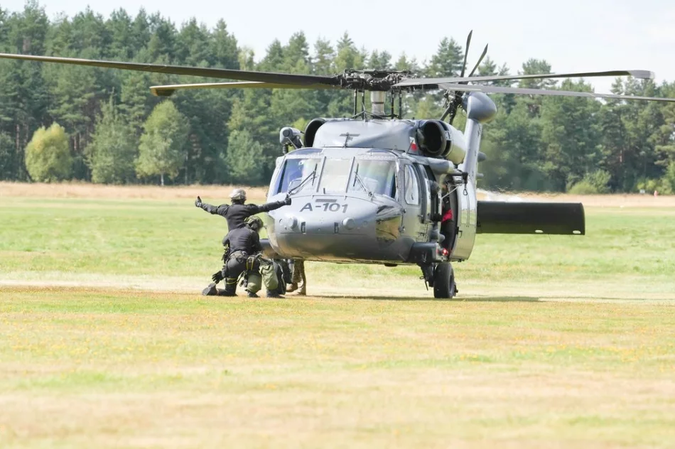 Szkolenie kontrterrorystów, ratowników GOPR i strażaków - zdjęcie 4