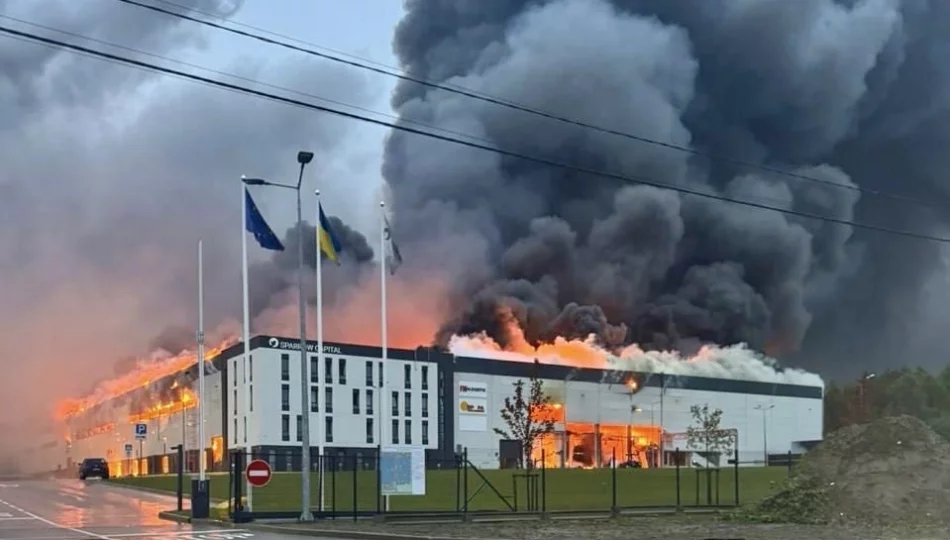 Po rosyjskim ataku we Lwowie pożar w parku przemysłowym; są zabici - zdjęcie 1