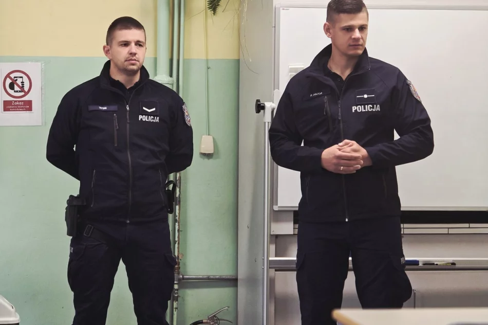 Policyjna musztra w szkole - zdjęcie 2