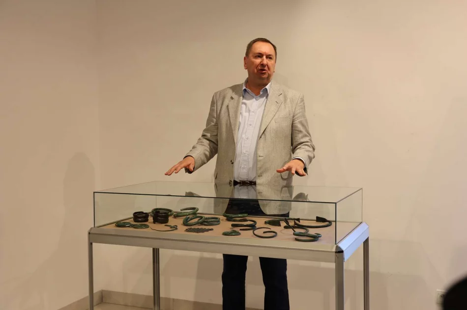 „Aby mierzyć drogę przyszłą, trzeba wiedzieć skąd się wyszło…” – odbyły się obchody 3000 lat osadnictwa i 700 lat parafii w Męcinie - zdjęcie 15