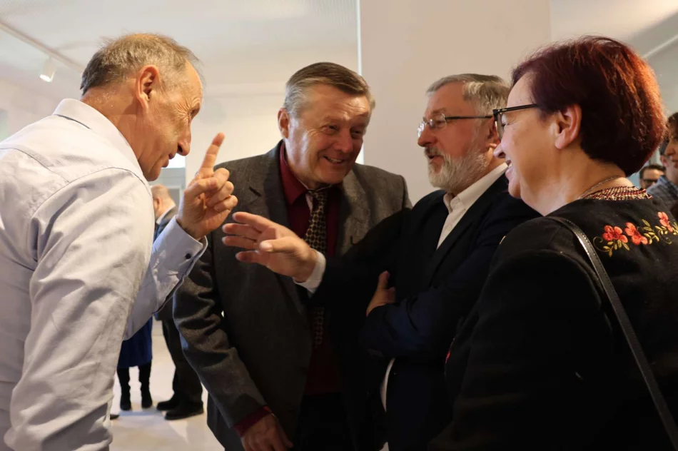 „Aby mierzyć drogę przyszłą, trzeba wiedzieć skąd się wyszło…” – odbyły się obchody 3000 lat osadnictwa i 700 lat parafii w Męcinie - zdjęcie 20