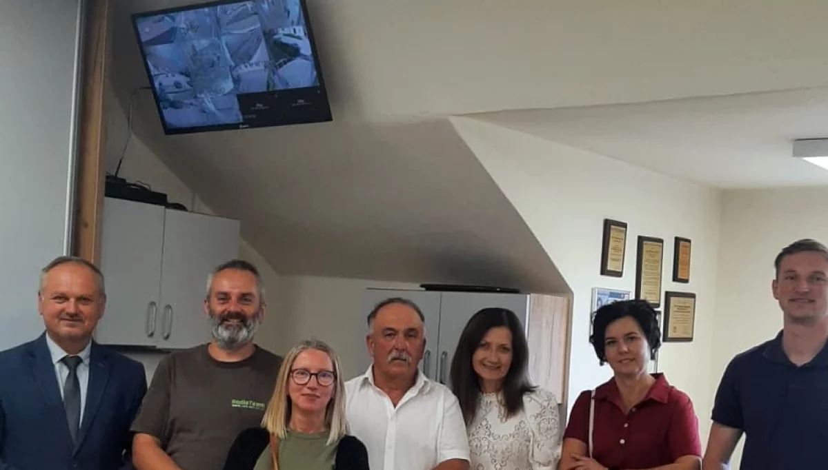 Monitoring przy budynku Szkoły Podstawowej nr 1 w Siekierczynie