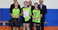 Dziewczęta z Pasierbca zwyciężają w Mistrzostwach Gminy Limanowa w Halowej Piłce Nożnej - zdjęcie 3