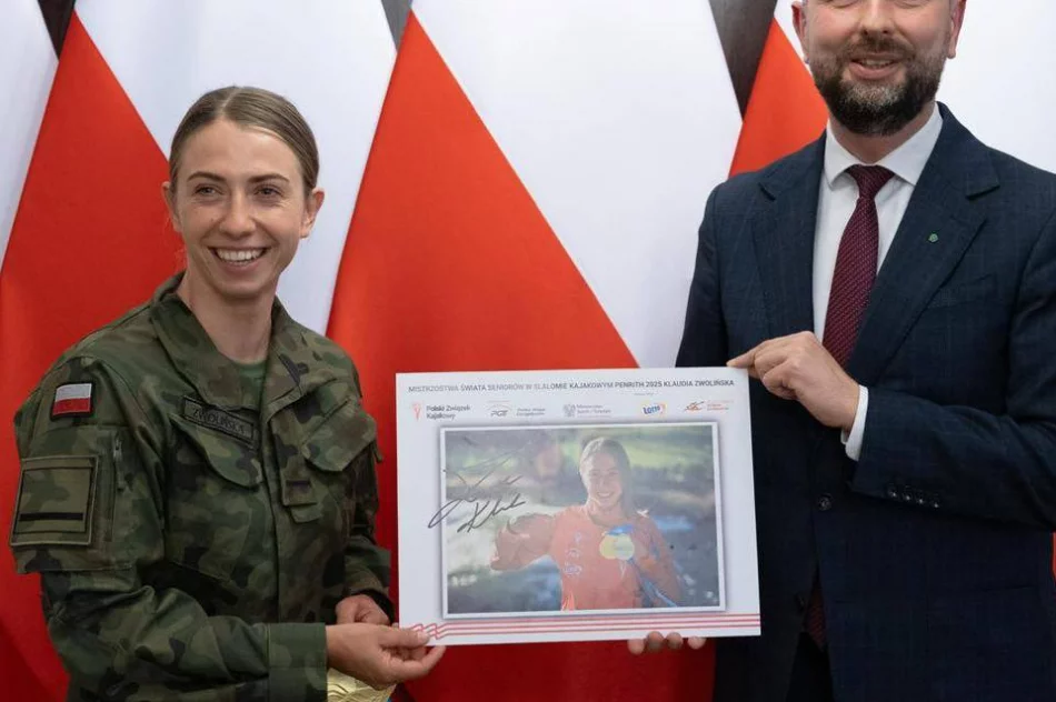Gratulacje od wicepremiera dla medalistki w mundurze - zdjęcie 4