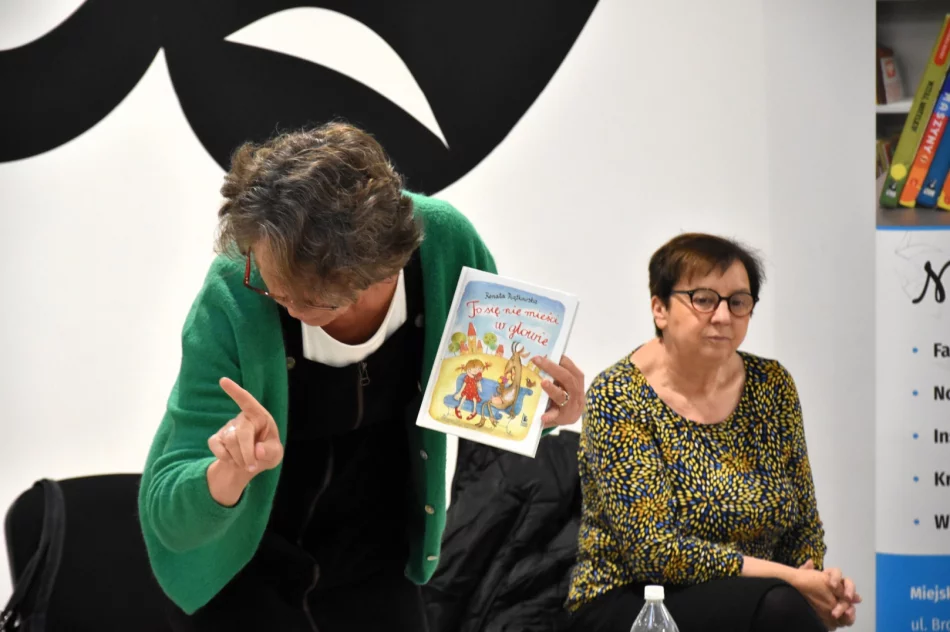 Przedszkolaki uczestniczyły w spotkaniu z Renatą Piątkowską – autorką książek dla dzieci - zdjęcie 4