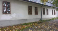 Limanowskie muzeum wymienia zewnętrzne okna i drzwi w zabytkowym Dworze Marsów - zdjęcie 4