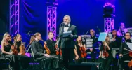 Pełna sala podczas noworocznej gali (zdjęcia i wideo) - zdjęcie 2
