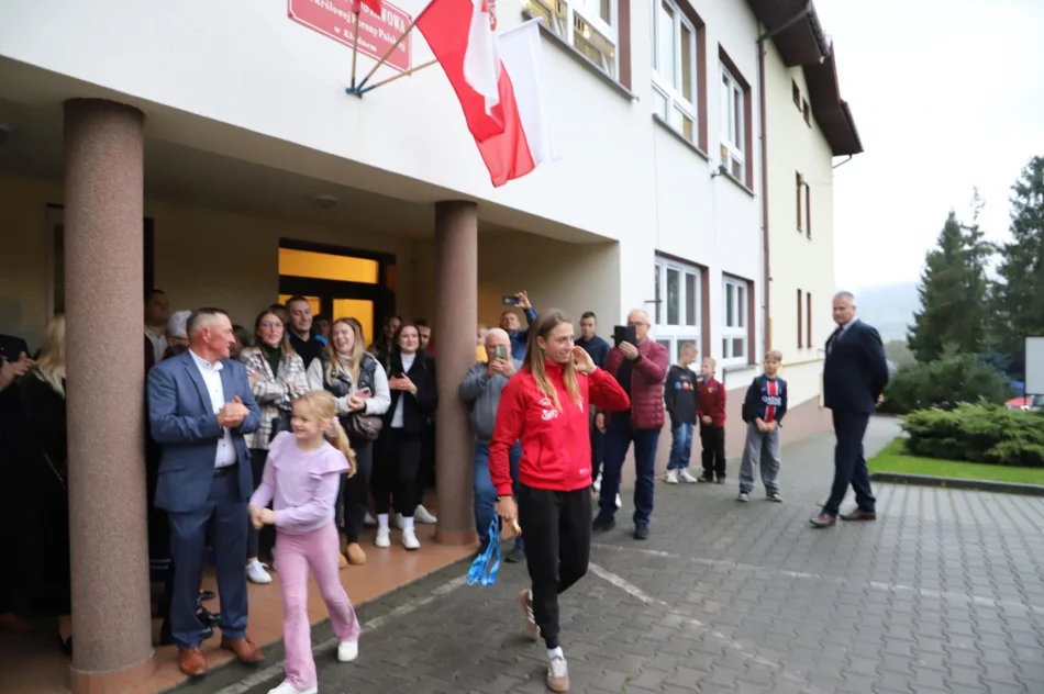 Tak witano potrójną medalistkę (ZDJĘCIA, WIDEO) - zdjęcie 19
