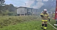 Pożar budynku, w akcji ponad 20 strażaków - zdjęcie 3