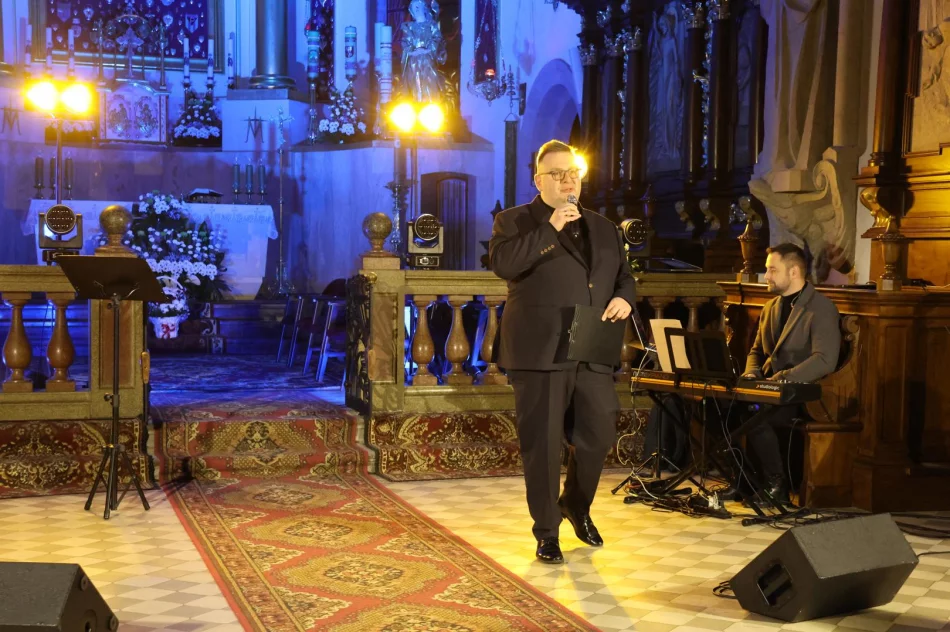 Koncert „Zatrzymał się… Tu” w Limanowej – hołdem Limanowian dla Świętego Jana Pawła II - zdjęcie 7