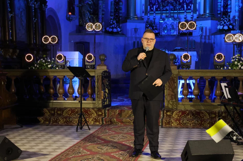Koncert „Zatrzymał się… Tu” w Limanowej – hołdem Limanowian dla Świętego Jana Pawła II - zdjęcie 13
