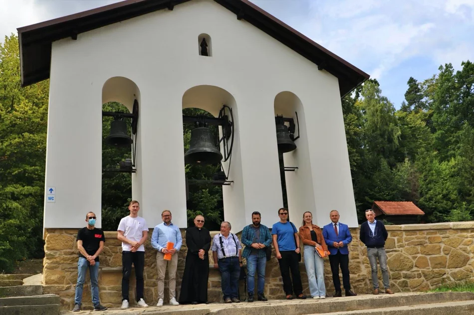 Remont muru i kapliczek przy zabytkowym kościele  - zdjęcie 6