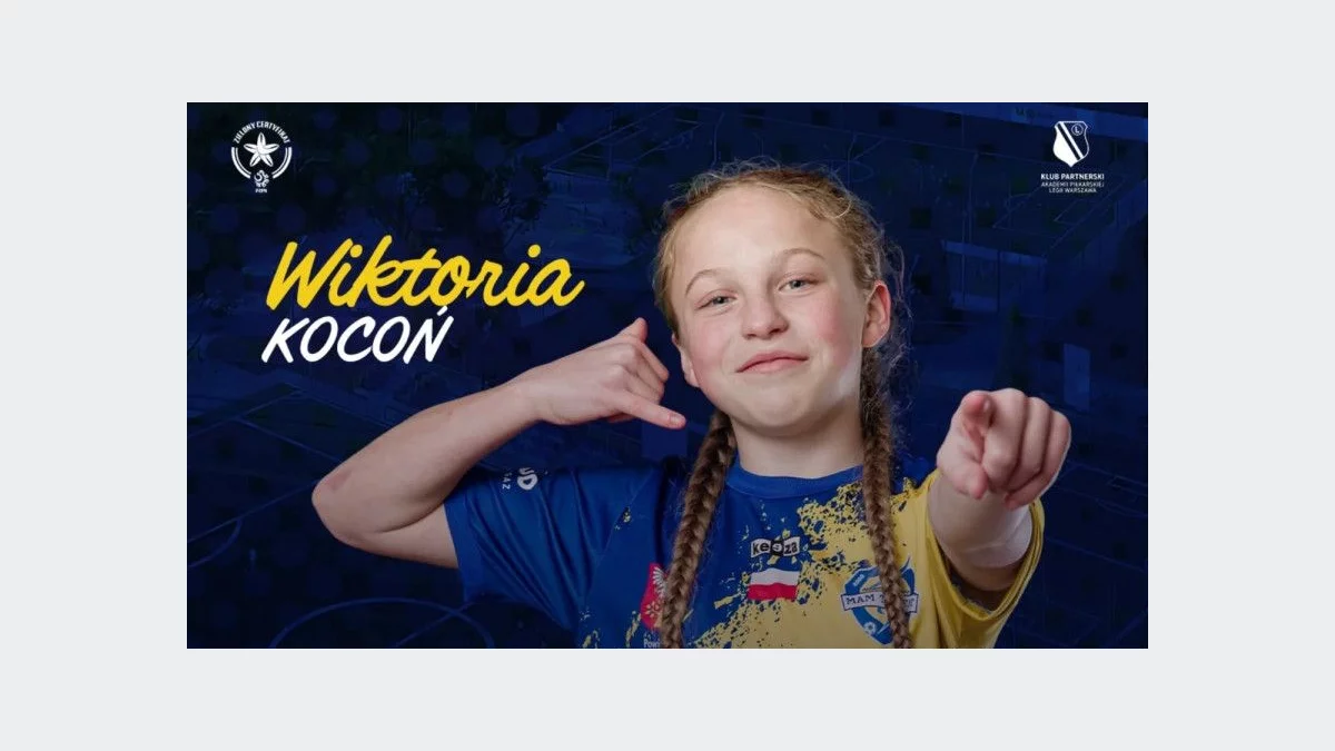 Zawodniczka limanowskiej szkółki piłkarskiej w Akademii Młodych Orłów.