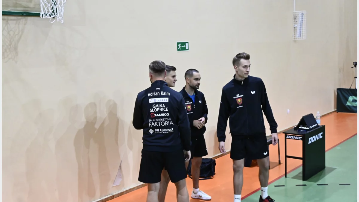 Początek sezonu w II lidze: wysoka porażka i zwycięstwo