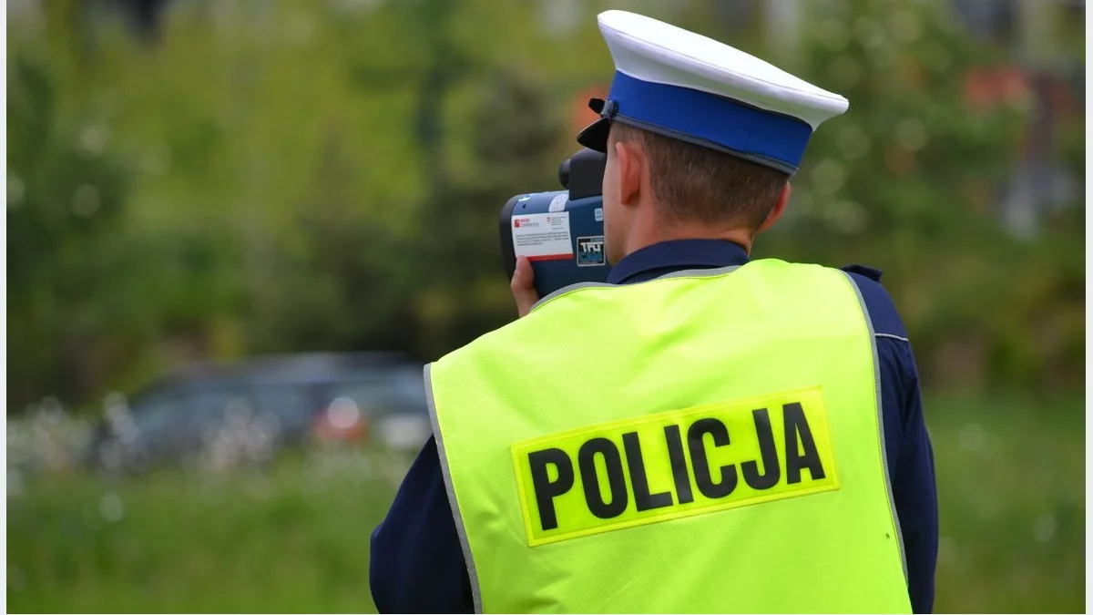 Policyjna kontrola prędkości/zdjęcie ilustracyjne