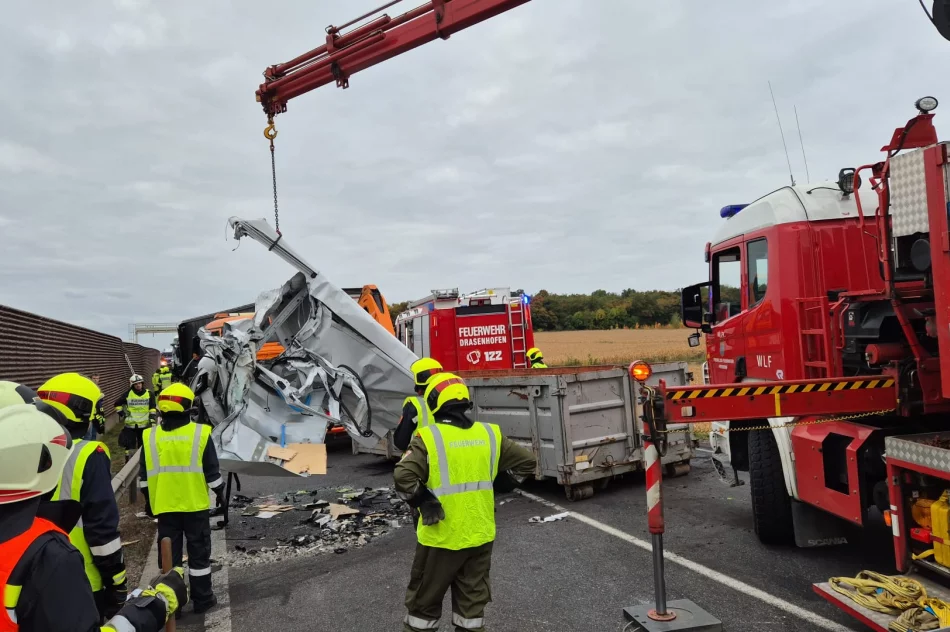 Groźny wypadek małopolskiej delegacji w Austrii (ZDJĘCIA) - zdjęcie 2