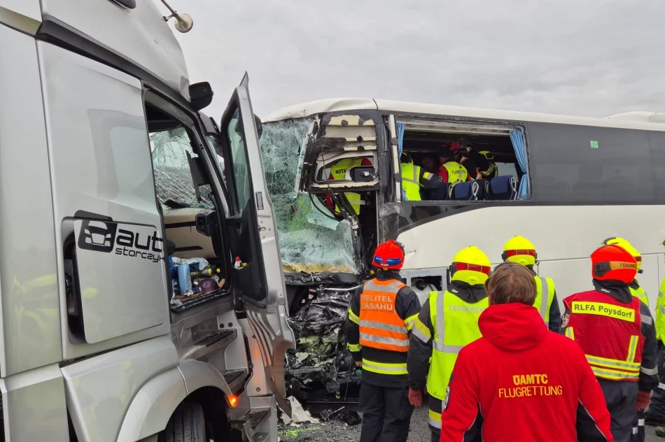 Groźny wypadek małopolskiej delegacji w Austrii (ZDJĘCIA) - zdjęcie 4