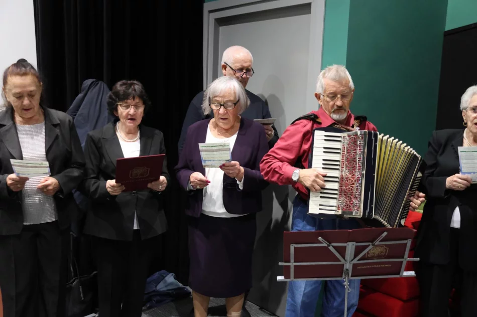 Uroczysta Inauguracja Roku Akademickiego Limanowskiego Uniwersytetu Trzeciego Wieku - zdjęcie 5