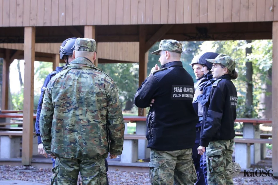  Ćwiczenia służb: scenariusze zagrożeń i działania szturmowe - zdjęcie 5