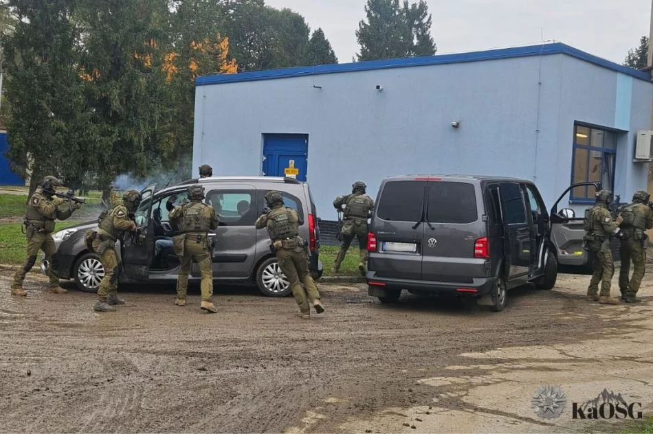  Ćwiczenia służb: scenariusze zagrożeń i działania szturmowe - zdjęcie 10