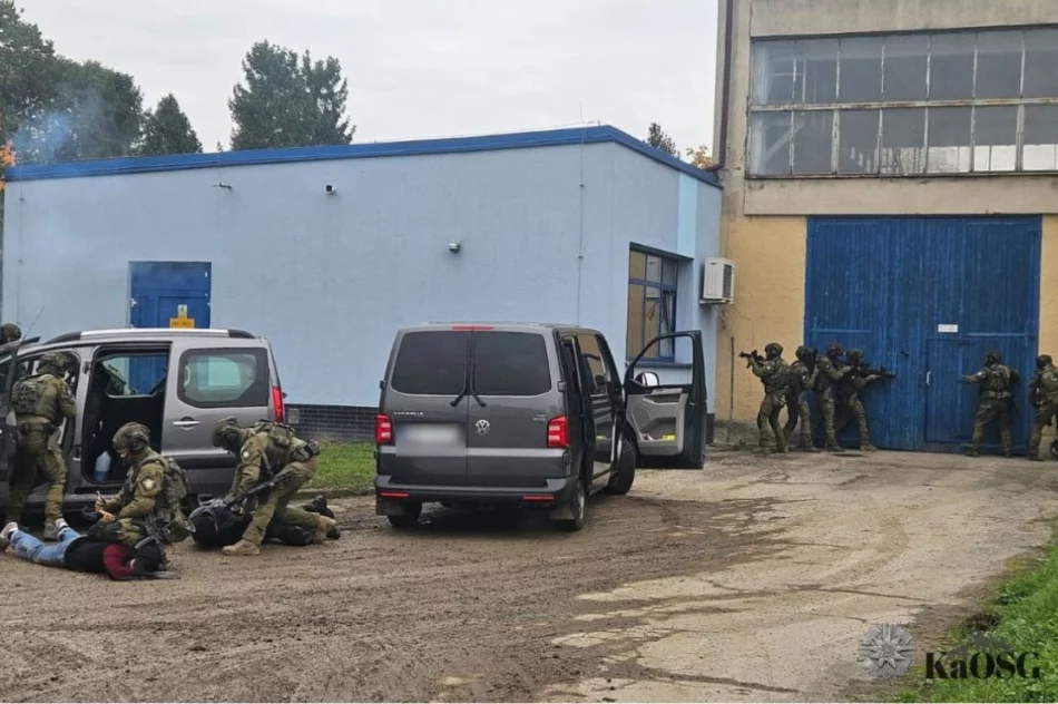  Ćwiczenia służb: scenariusze zagrożeń i działania szturmowe - zdjęcie 11