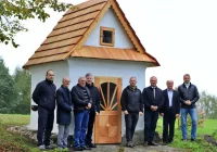 Odnowiona kapliczka - zakończono prace konserwatorskie - zdjęcie główne