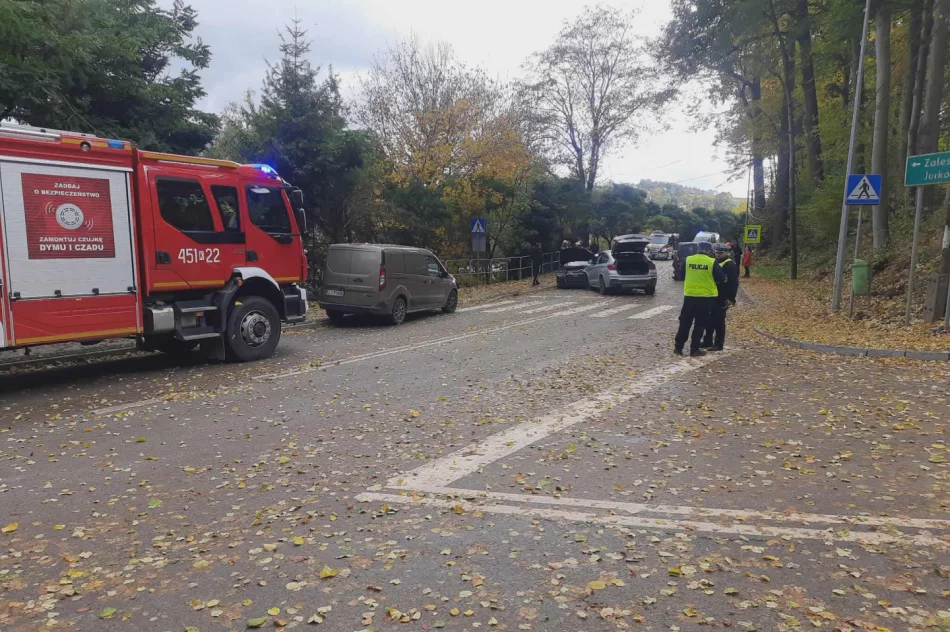 Zderzenie trzech aut, jedna osoba ranna - zdjęcie 2