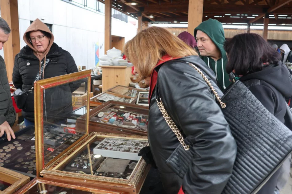  Kolekcjonerzy spotkali się na jarmarku staroci (ZDJĘCIA) - zdjęcie 10