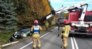 Auto w rowie, jedna osoba w szpitalu - zdjęcie 4