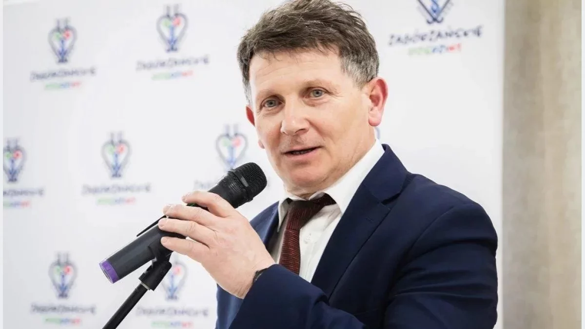 Wójt gminy Niedźwiedź Rafał Rusnak
