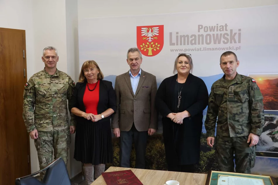 Zmiana dowódcy 11. Małopolskiej Brygady Obrony Terytorialnej. Podziękowania i gratulacje od Burmistrz Limanowej - zdjęcie 2